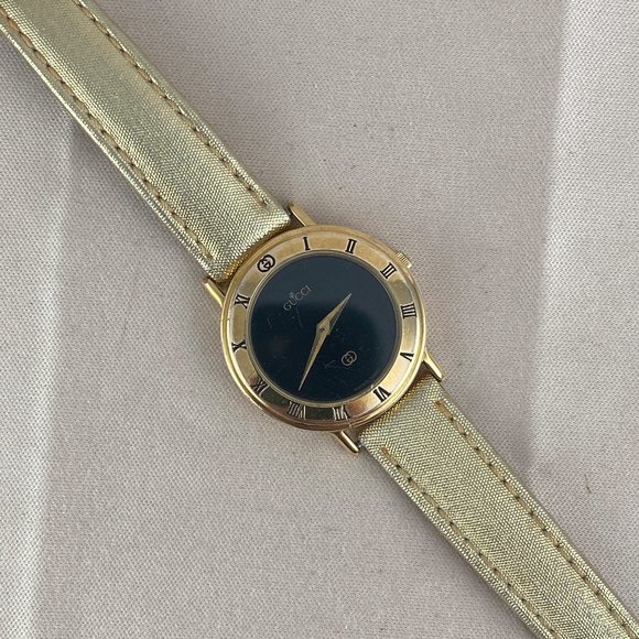 Vintage Swiss Quartz Gucci  Watch Roman Numeral Bezel Black Face Gold Strap - Picture 5 of 13
